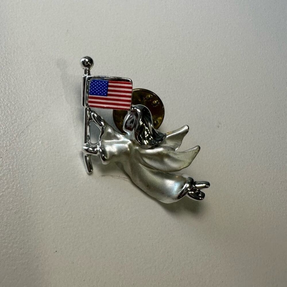 Silver Tone Flying Angel Holding American Flag Small Lapel Brooch Pin